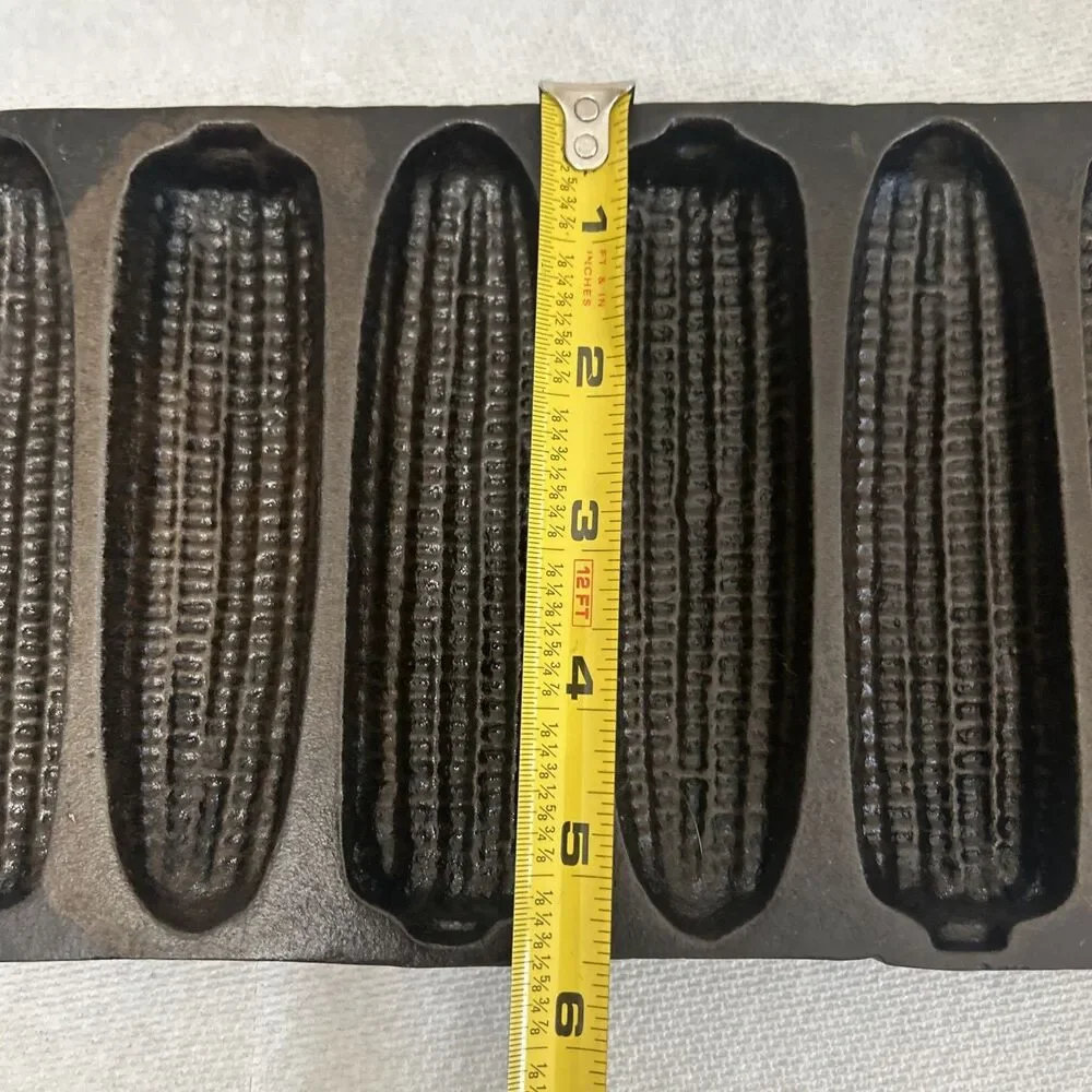Vintage Cast Iron 7-Stick Cornbread Pan Century Series 7S0 No Cracks 1950s